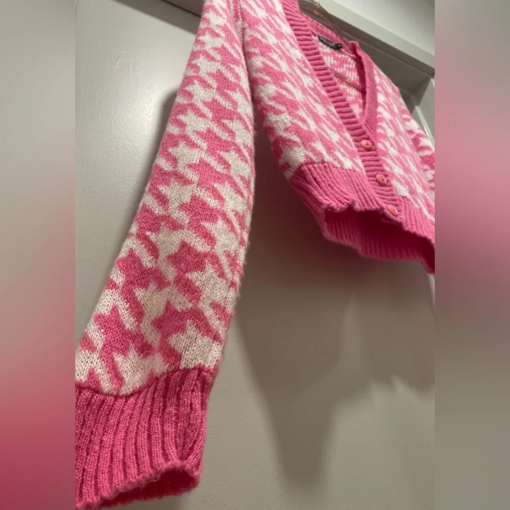 NastyGal Got Knit Right Barbiecore Pink & White Houndstooth Cropped Cardigan - S - Picture 14 of 17